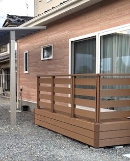 安曇野市のウッドデッキ施工事例 メイン写真 - 職人直営のアシスタンス心和
